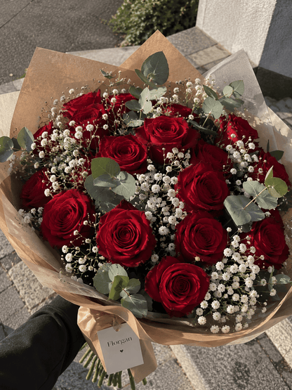 Bouquet de Roses Rouges, Gypsophile & Feuillage - Livraison de fleurs à Lausanne - Florgan